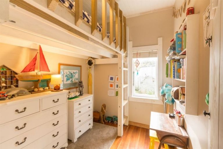 Photo of property in 26 Miami Avenue, Surfdale, Waiheke Island, 1081