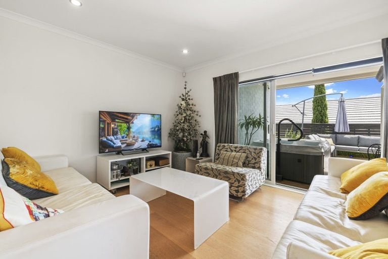 Photo of property in 31 Discovery Drive, Gulf Harbour, Whangaparaoa, 0930