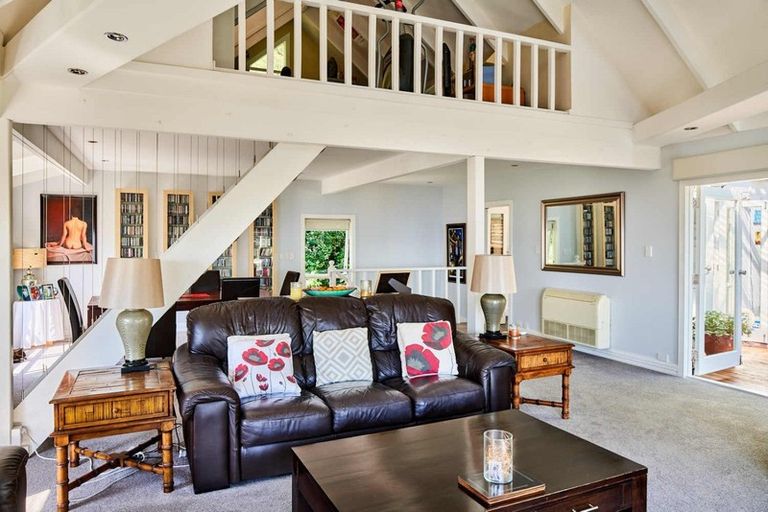 Photo of property in 55 Rona Street, Eastbourne, Lower Hutt, 5013