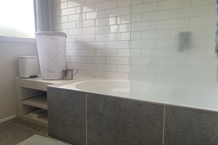 Photo of property in 16 Tatariki Street, Rosehill, Papakura, 2113