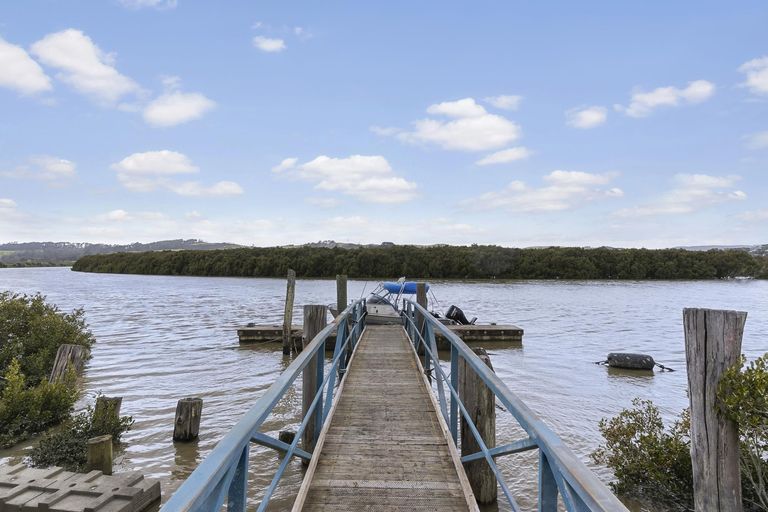 Photo of property in 48 Parkhurst Road, Helensville, 0874