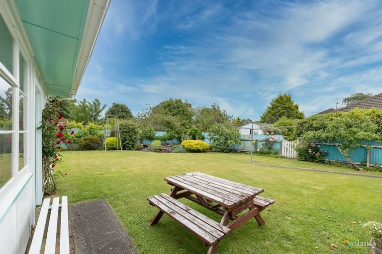 Photo of property in 41 Oxford Crescent, Ebdentown, Upper Hutt, 5018