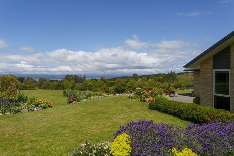 Photo of property in 50 Loch Views Road, Acacia Bay, Taupo, 3385