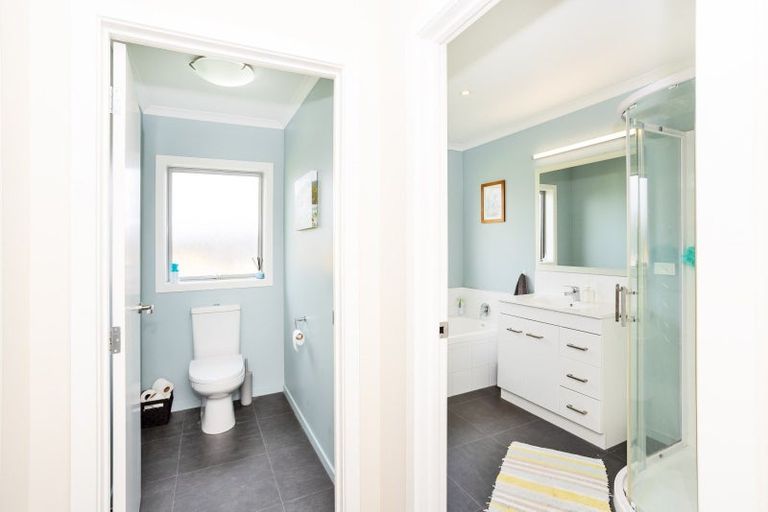 Photo of property in 21 Sunrise Drive, Seaward Bush, Invercargill, 9812