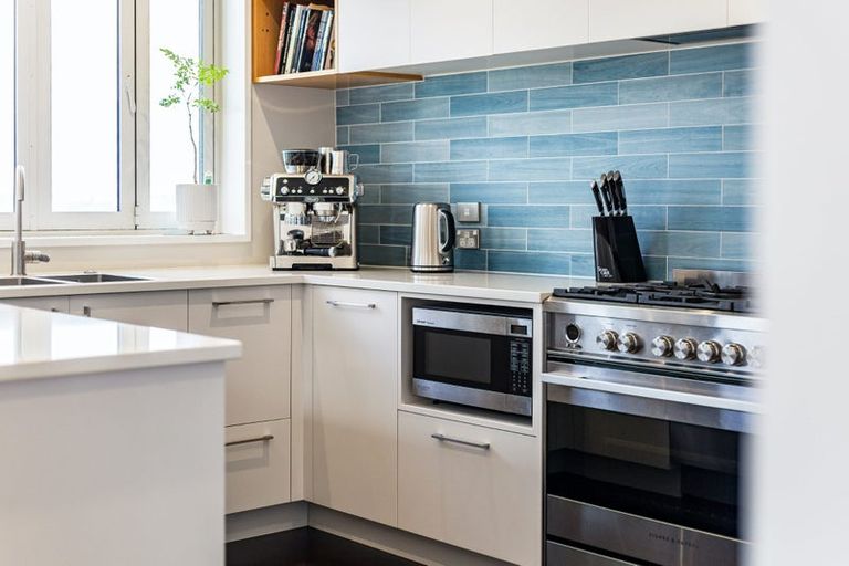 Photo of property in 5 Curnow Way, Kaiwharawhara, Wellington, 6035