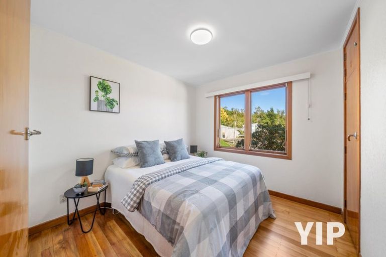 Photo of property in 10 Omega Street, Newlands, Wellington, 6037