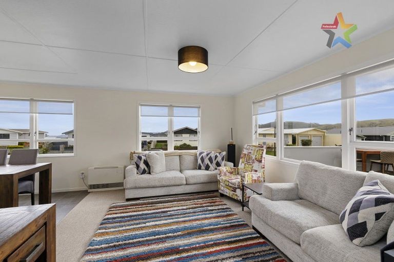 Photo of property in 27 Mossburn Grove, Kelson, Lower Hutt, 5010