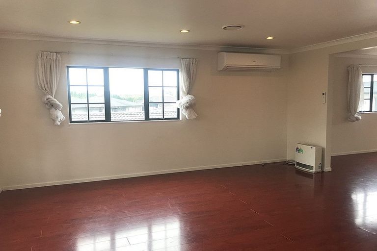 Photo of property in 6 Carrigans Close, Pinehill, Auckland, 0632