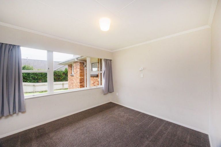 Photo of property in 5 Sutherland Crescent, Westbrook, Palmerston North, 4412