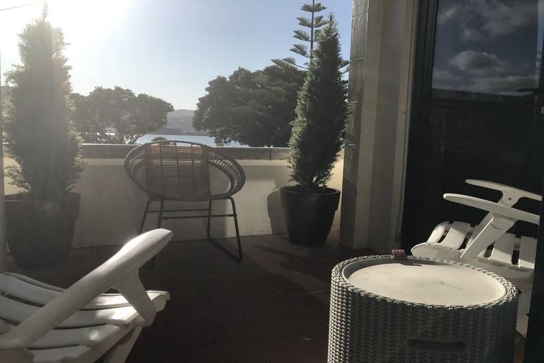 Photo of property in 1/154 Oriental Parade, Oriental Bay, Wellington, 6011