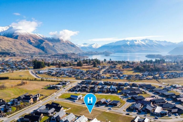 Photo of property in 10 Doug Ledgerwood Drive, Wanaka, 9305