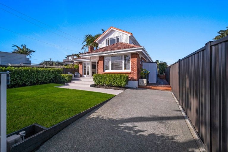Photo of property in 4 Humariri Street, Point Chevalier, Auckland, 1022