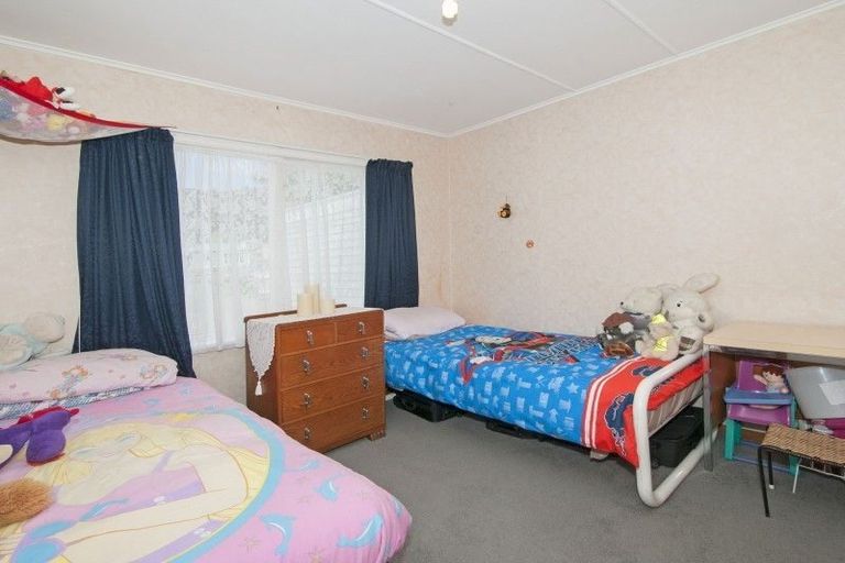 Photo of property in 114 Wainuiomata Road, Wainuiomata, Lower Hutt, 5014