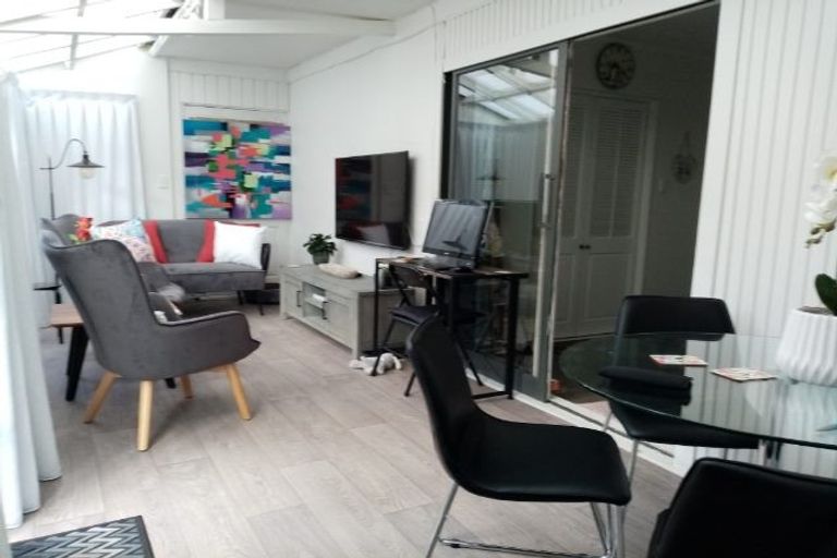 Photo of property in 52a Hatton Road, Orewa, 0931