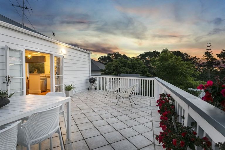 Photo of property in 55 Rawene Road, Birkenhead, Auckland, 0626