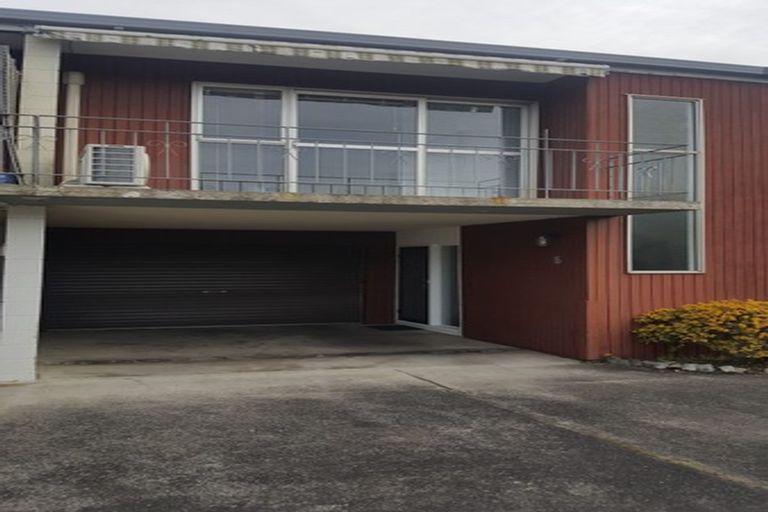 Photo of property in 5/772 Beach Road, Browns Bay, Auckland, 0630