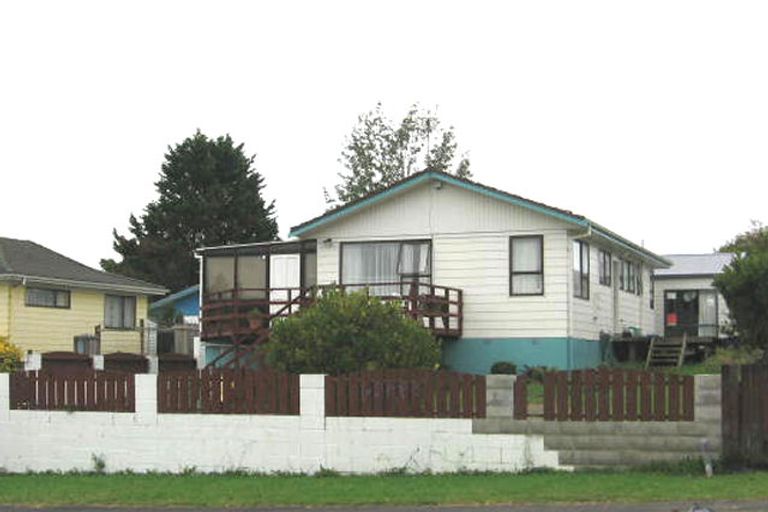 Photo of property in 100 Urlich Drive, Ranui, Auckland, 0612