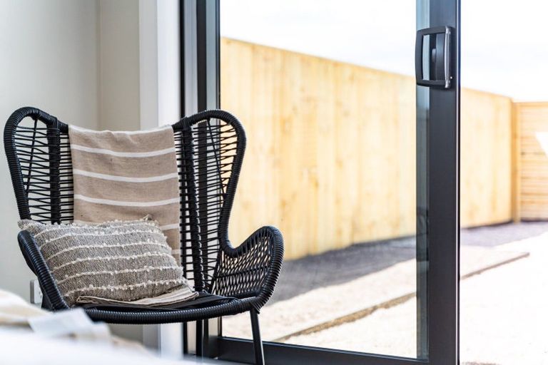 Photo of property in 59 Te Taniwha Road, One Tree Point, 0118