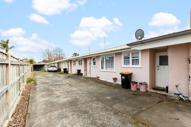 Photo of property in 2/122 Victoria Avenue, Hokowhitu, Palmerston North, 4410