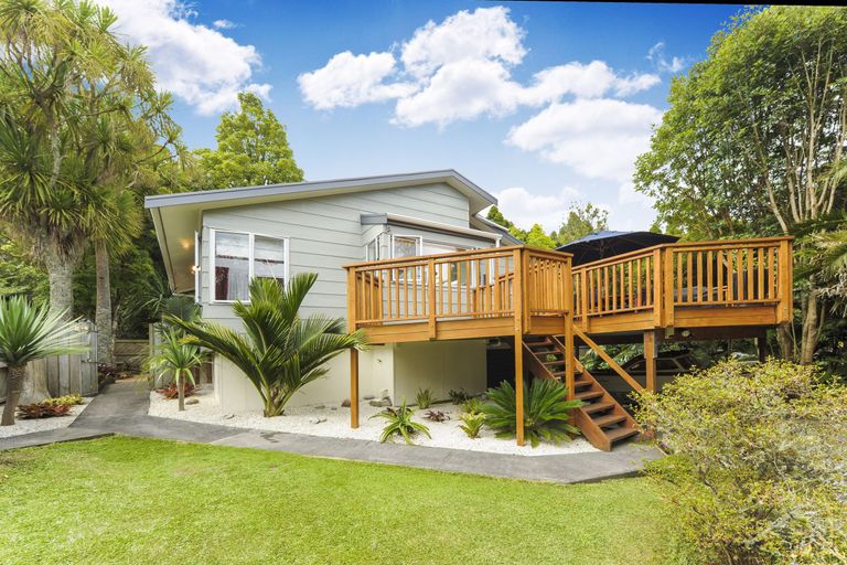 Photo of property in 103 Wirihana Road, Titirangi, Auckland, 0604