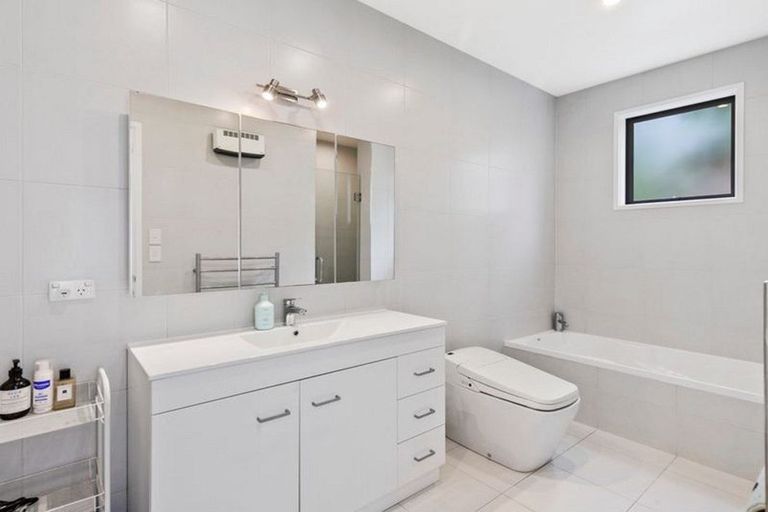 Photo of property in 1171 Whangaparaoa Road, Gulf Harbour, Whangaparaoa, 0930