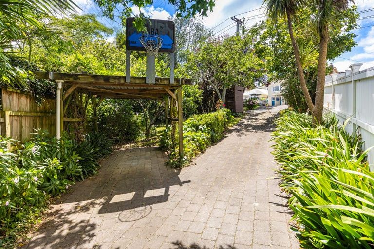 Photo of property in 29 Riddell Road, Glendowie, Auckland, 1071