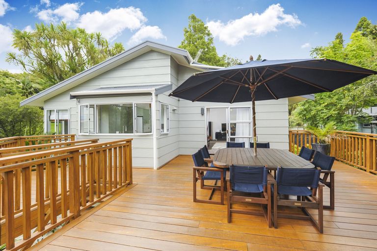 Photo of property in 103 Wirihana Road, Titirangi, Auckland, 0604