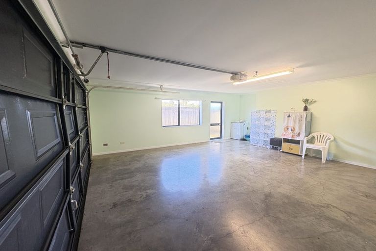 Photo of property in 53 Makora Road, Massey, Auckland, 0614