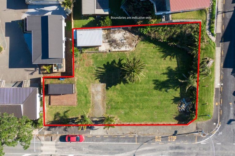 Photo of property in 9 Beach Road, Waihi Beach, 3611