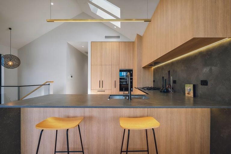 Photo of property in 15c Kiri Place, Mairangi Bay, Auckland, 0630