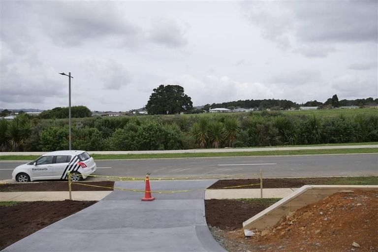 Photo of property in 11 Lake Drive, Tikipunga, Whangarei, 0112