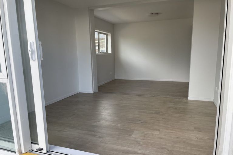 Photo of property in 1/163 Onewa Road, Birkenhead, Auckland, 0626