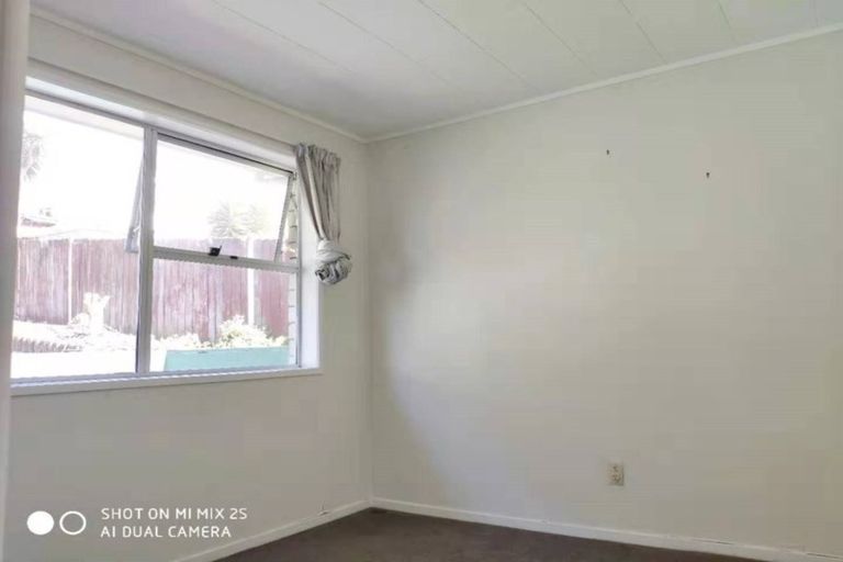 Photo of property in 27 Fitzwater Place, Henderson, Auckland, 0612