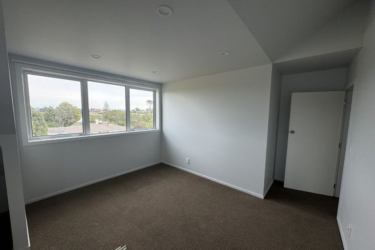 Photo of property in 12 Kahu Road, Otaihanga, Paraparaumu, 5036