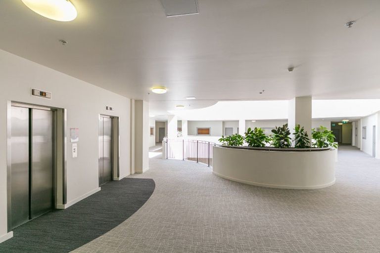 Photo of property in Stadium Garden Flats, 114/107 Thorndon Quay, Pipitea, Wellington, 6011