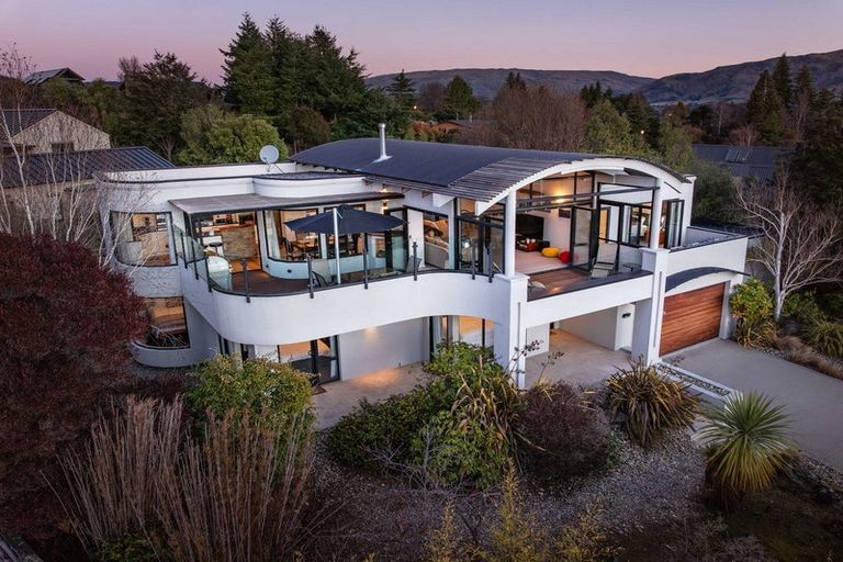 Photo of property in 8 Penrith Park Drive, Wanaka, 9305