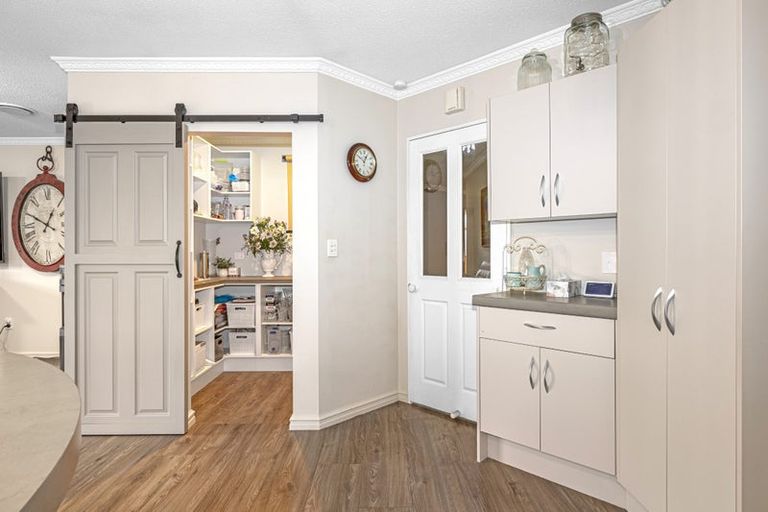 Photo of property in 7 Hemingford Place, Halswell, Christchurch, 8025