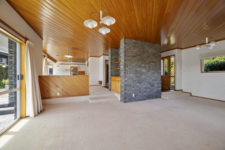 Photo of property in 14 Walford Drive, Lynmore, Rotorua, 3010