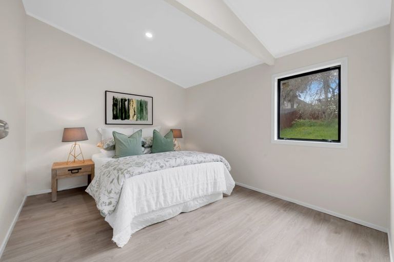 Photo of property in 5 Lane Road, Weymouth, Auckland, 2103