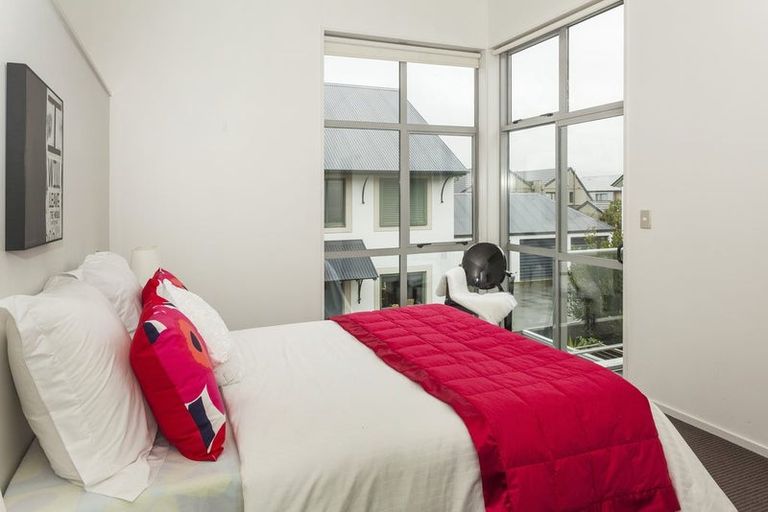 Photo of property in 32 Champion Street, Ranui, Porirua, 5024