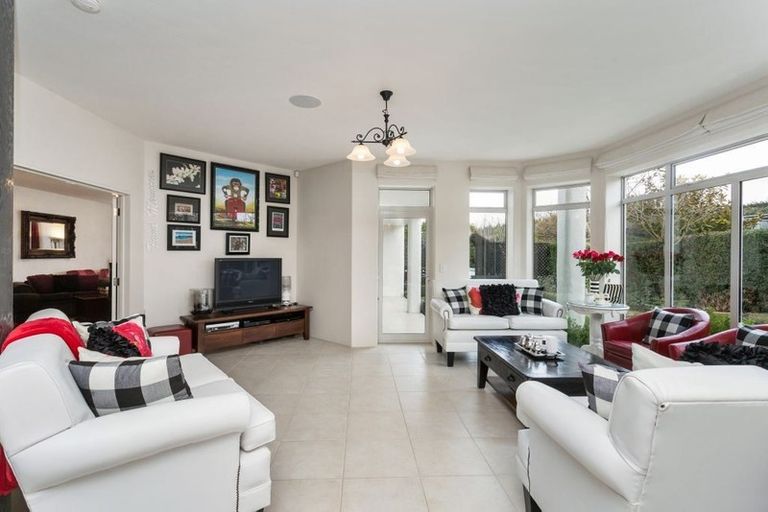 Photo of property in 8 Haddon Lane, Harewood, Christchurch, 8051