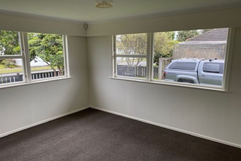 Photo of property in 16 Stamford Grove, Avalon, Lower Hutt, 5011