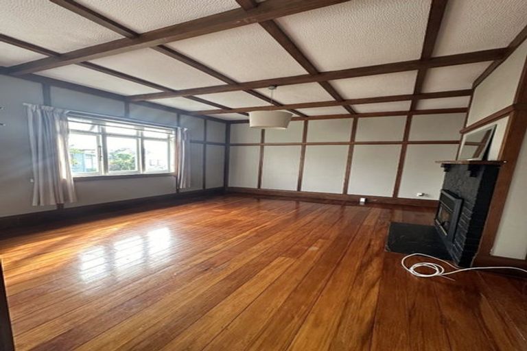 Photo of property in 33 Roland Road, Greenhithe, Auckland, 0632