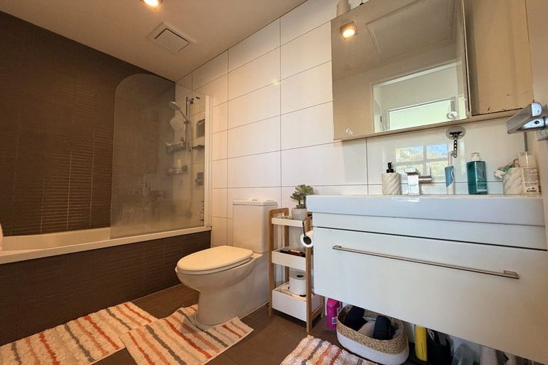 Photo of property in Revolucion Apartments, 404n/28 Torrens Terrace, Mount Cook, Wellington, 6011