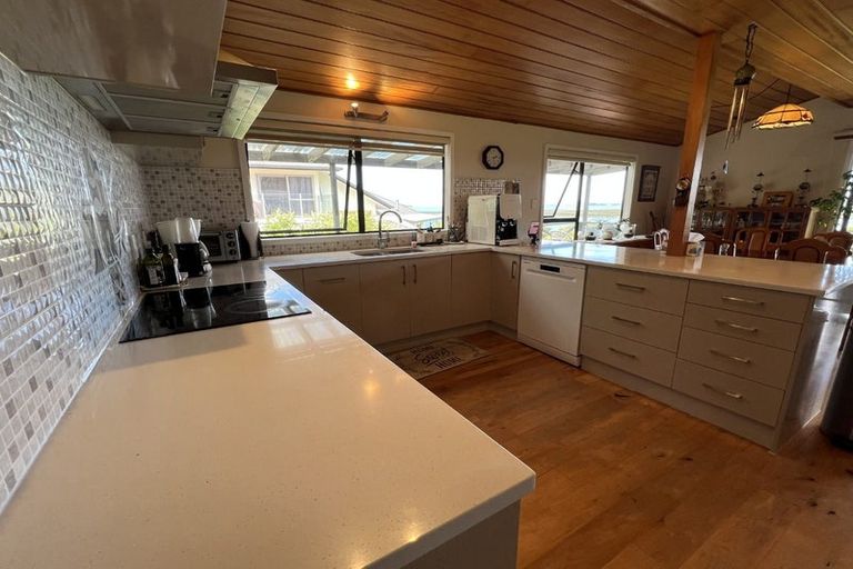 Photo of property in 17 Constable Lane, West Harbour, Auckland, 0618
