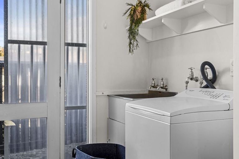 Photo of property in 14 Raekura Place, Redcliffs, Christchurch, 8081