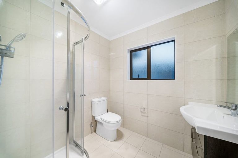 Photo of property in 19a Kelwyn Road, Kelston, Auckland, 0602