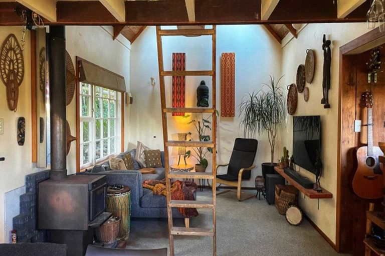 Photo of property in 35 Crescent Road East, Ostend, Waiheke Island, 1081