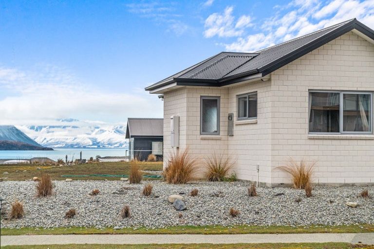 Photo of property in 25 Mistake Drive, Lake Tekapo, 7999