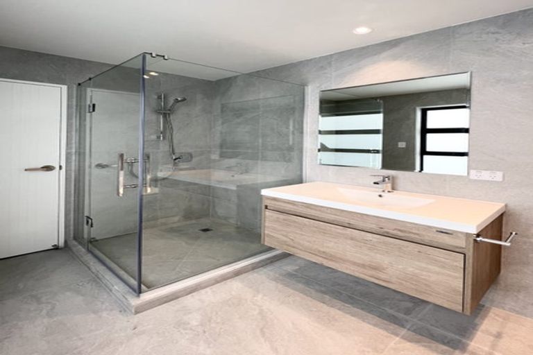 Photo of property in 107b Bond Crescent, Forrest Hill, Auckland, 0620